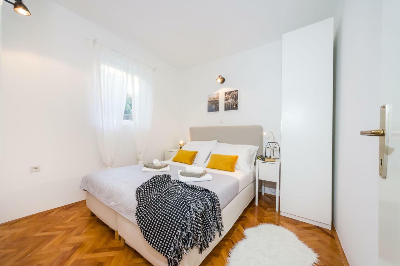 Sestrice Apartment Drage Exterior photo